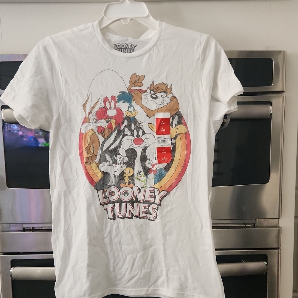 Unisex Looney Tunes Short Sleeve T- Shirts NWT